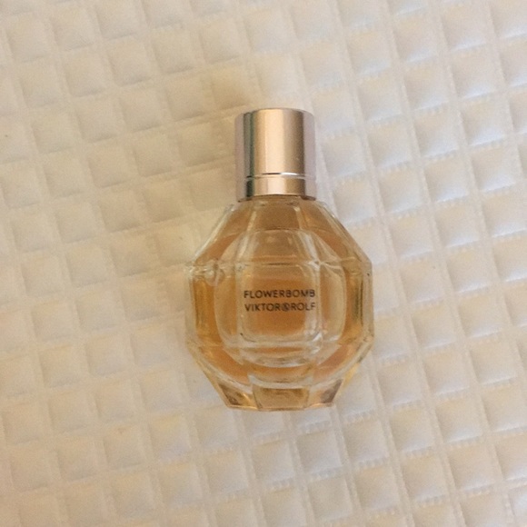 Viktor Rolf Other Flower Bomb Fragrance Travel Sizeprice Firm Poshmark Viktor Rolf Other Flower Bomb Fragrance Travel Sizeprice Firm Poshmark